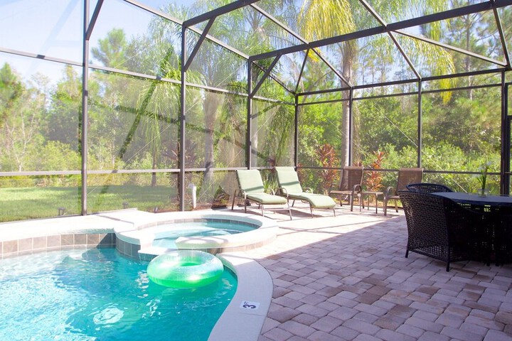Pool 20 of 25
