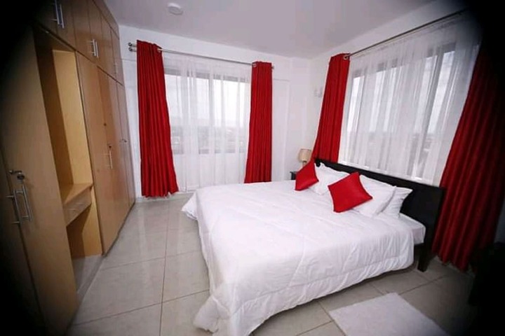 Room 4 of 17