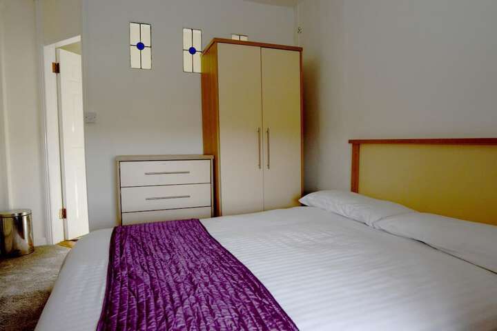 Room 7 of 25