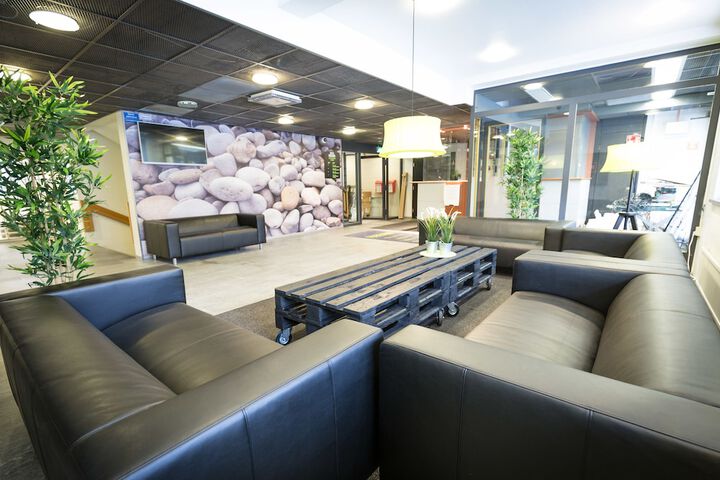 Guest Lobby