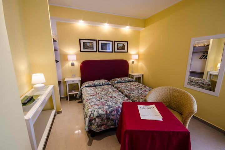 Room 26 of 61