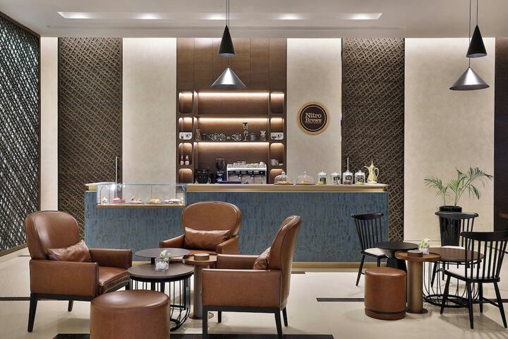 Entrance & Lobby