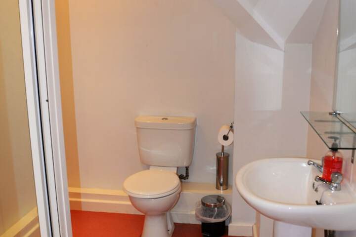 Room 8 of 14