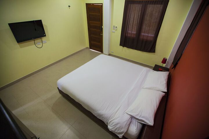 Room 9 of 31