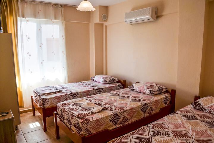 Room 6 of 49