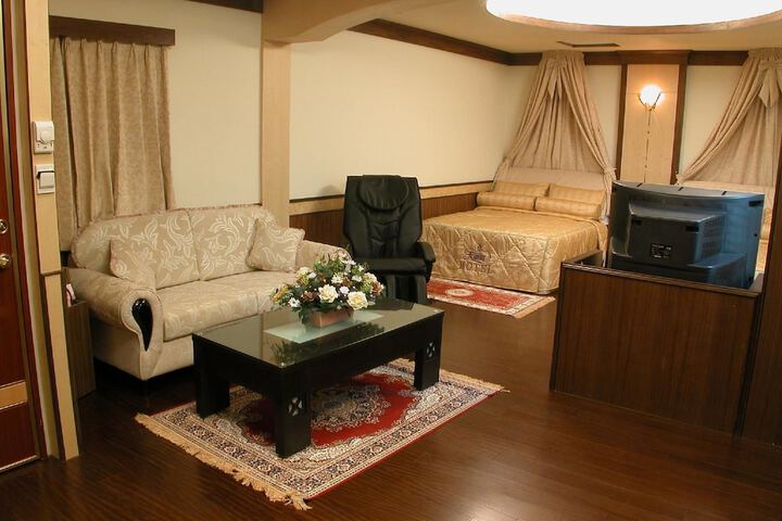 Room 13 of 51