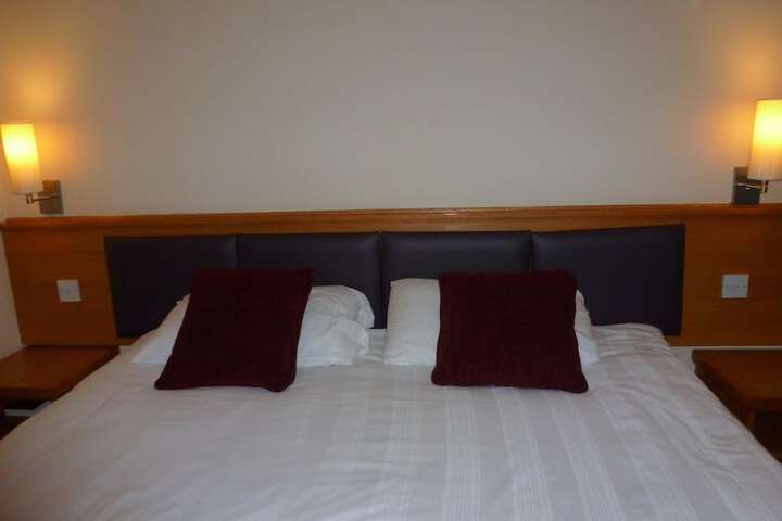 Room 17 of 74