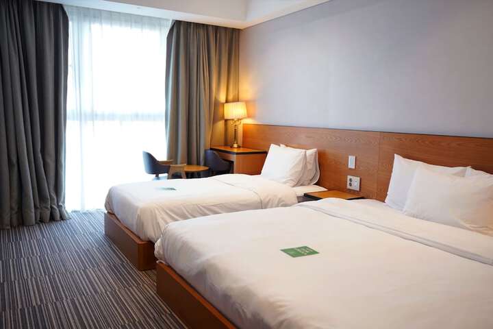 Room 4 of 19