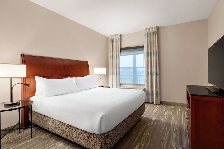1 King Premium with in Room Drinks Snacks (19 of 31)