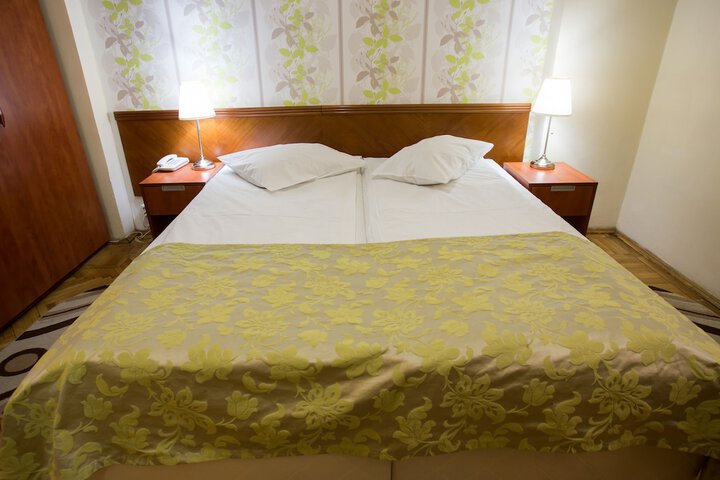 Room 4 of 35