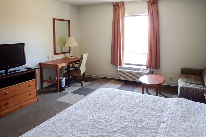 1 King Bed (23 of 46)