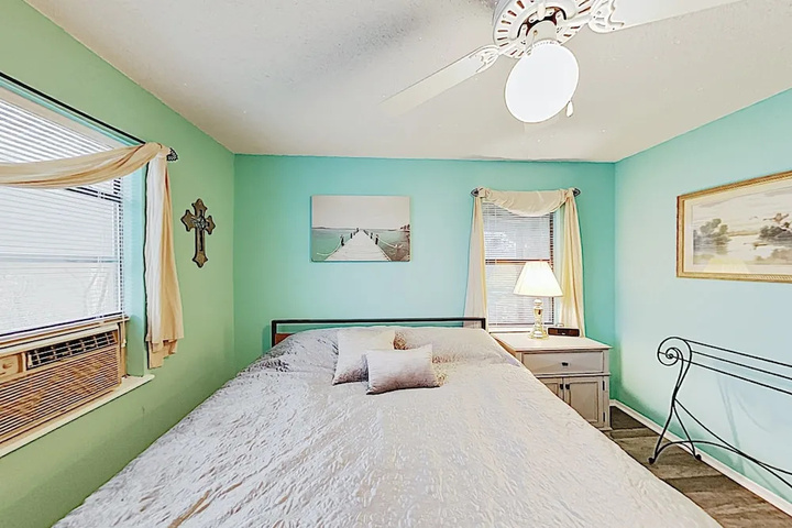 Room 6 of 17