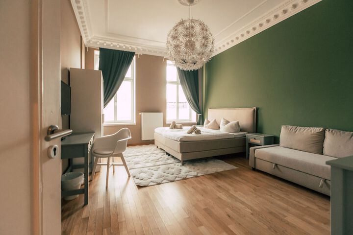 Room 173 of 289