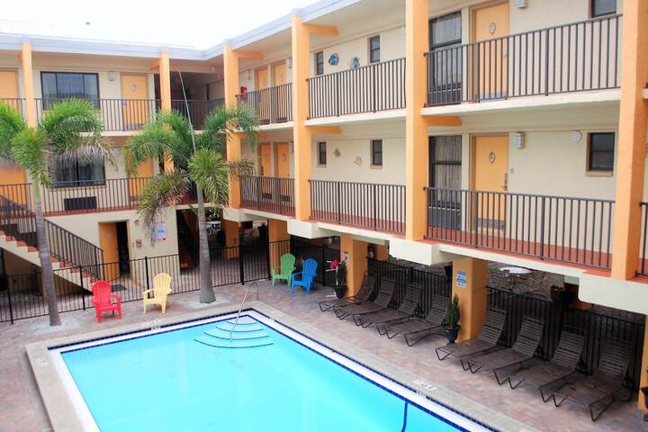 Swimming pool at Anna Maria Island Dream Inn