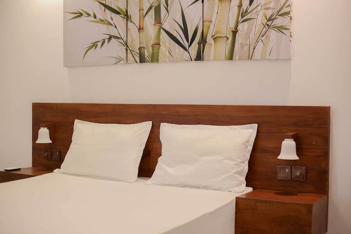 Room 9 of 24