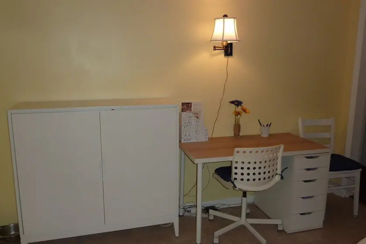 Room 5 of 11