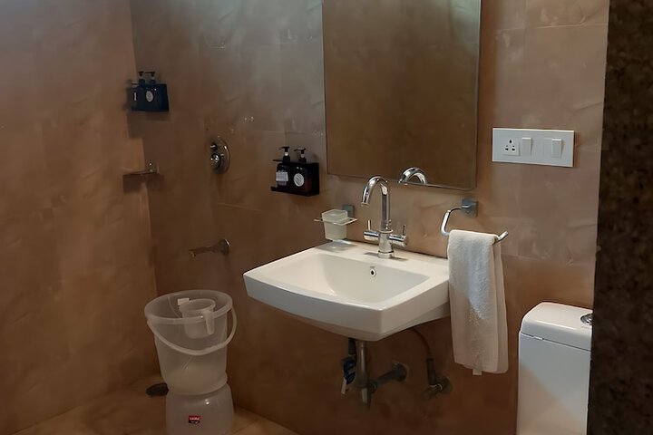 Room 53 of 95