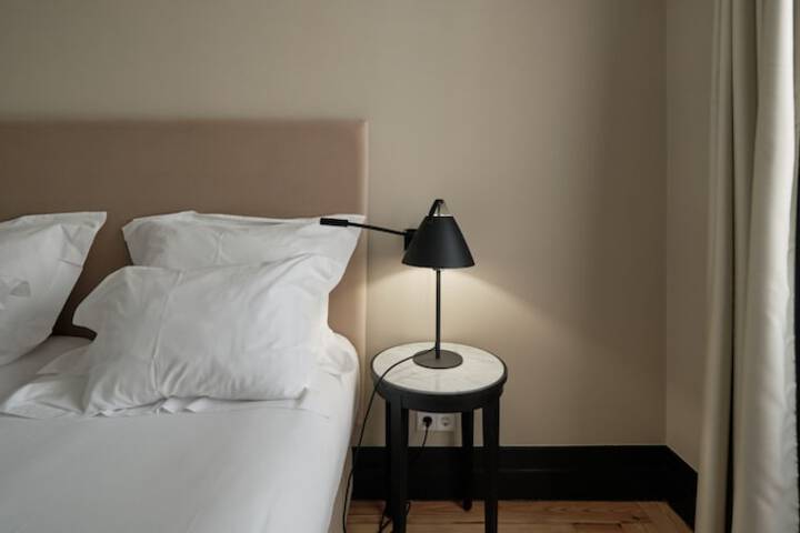 Room 37 of 157