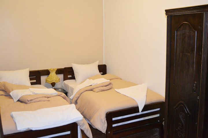 Room 9 of 60