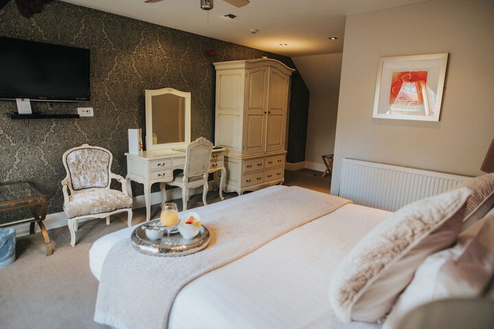 Room 10 of 42