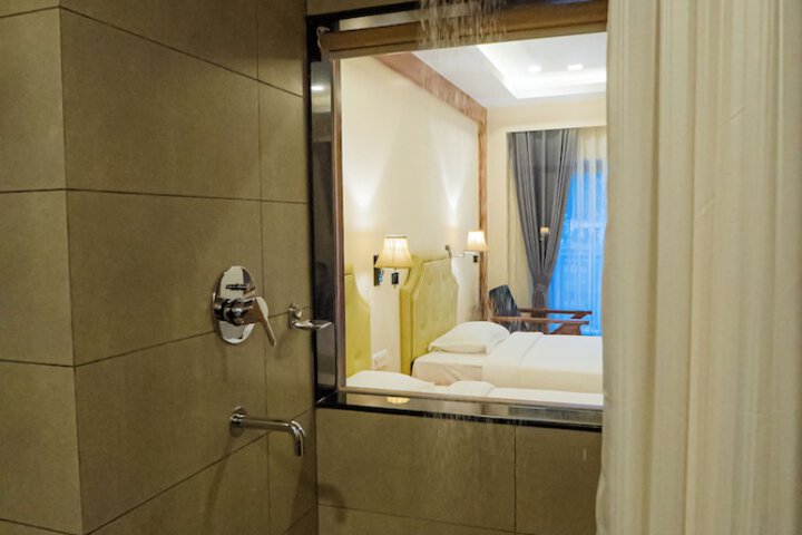 Room 54 of 100