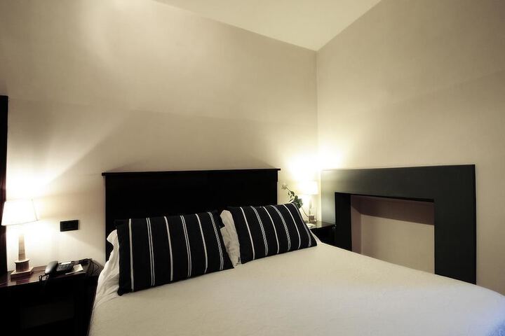 Room 4 of 73