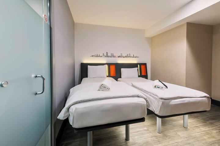 Room 55 of 105
