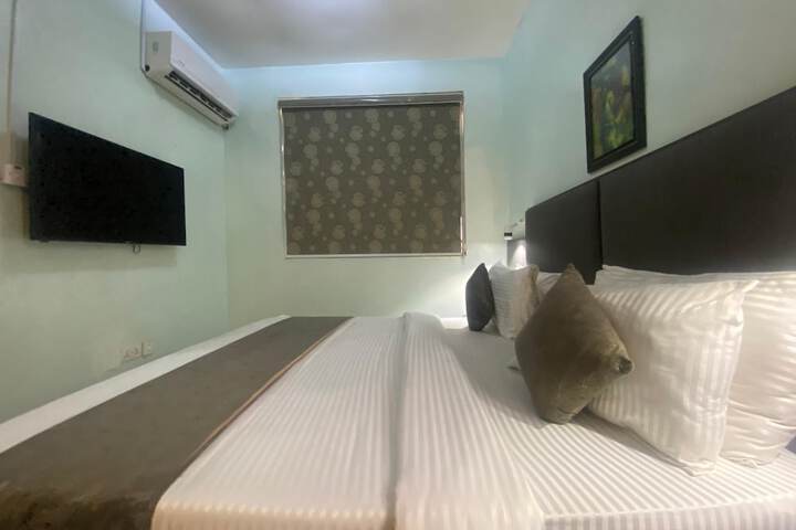 Room 4 of 21