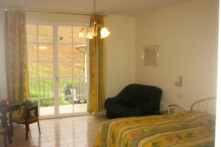 Room 4 of 14