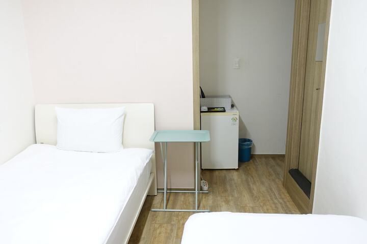 Room 19 of 29