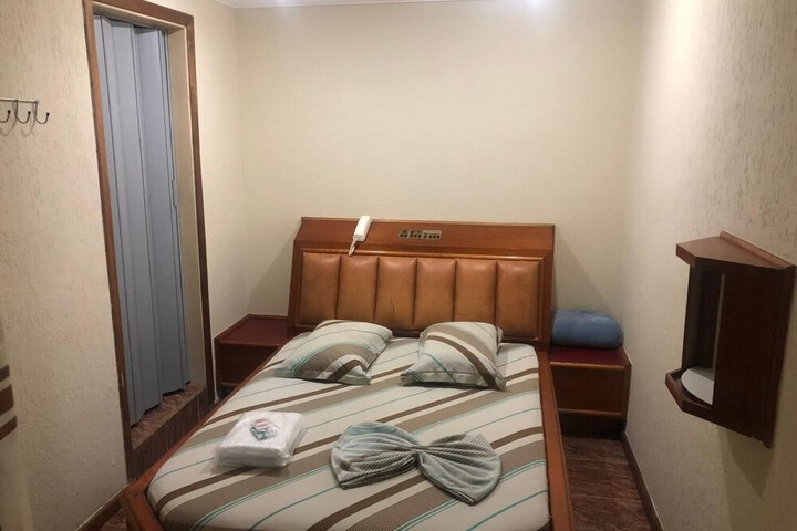 Room 7 of 28