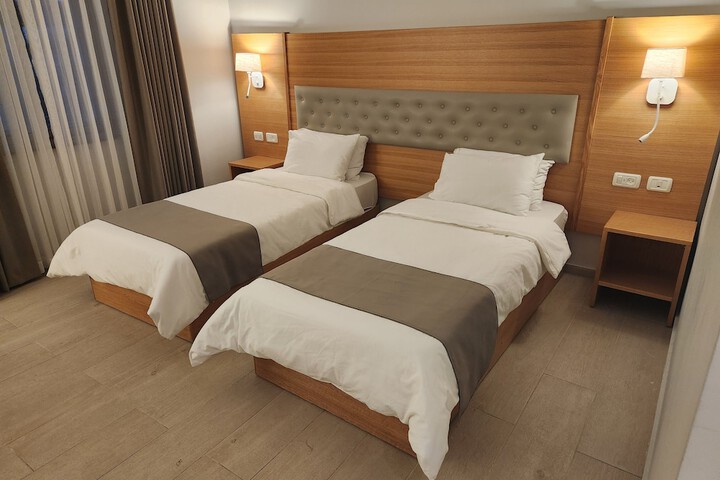 Room 7 of 31