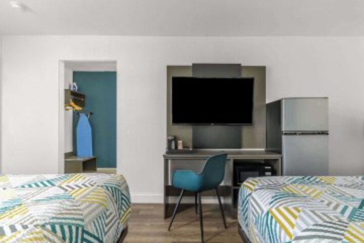 Room 13 of 26