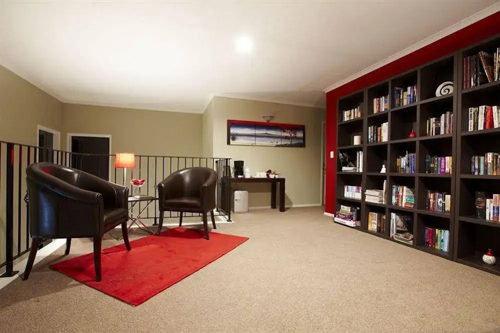 Room 11 of 15