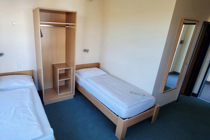 Room 18 of 31