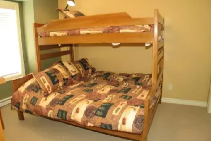Room 5 of 23