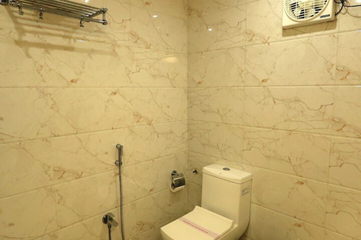 Room 32 of 44