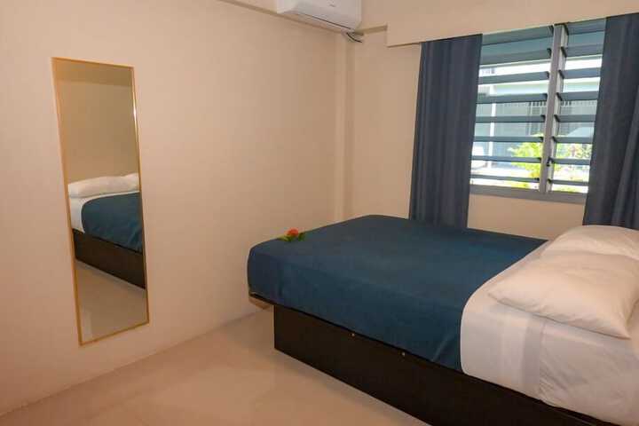 Room 13 of 32