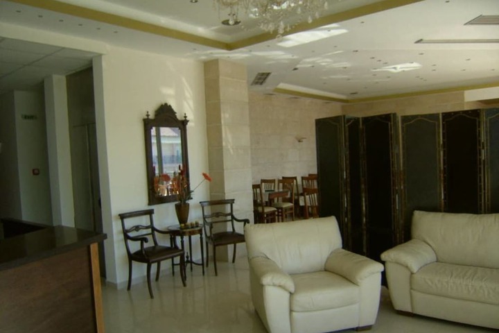 Entrance & Lobby