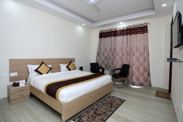 Room 6 of 19