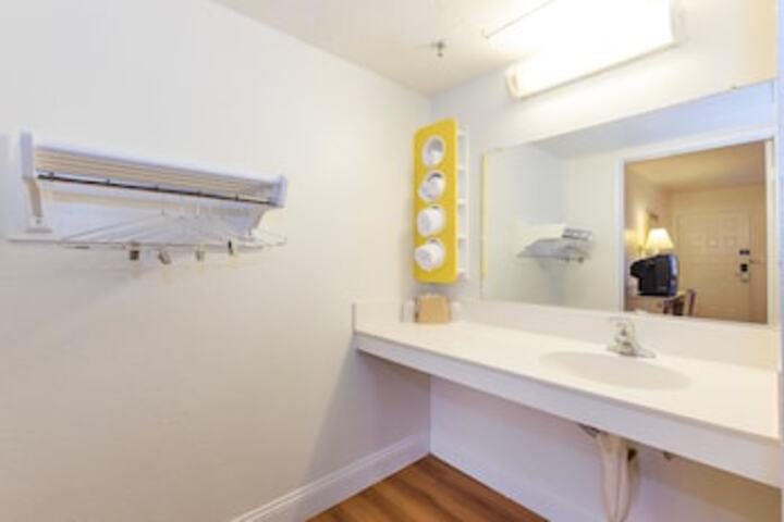 Room 4 of 42
