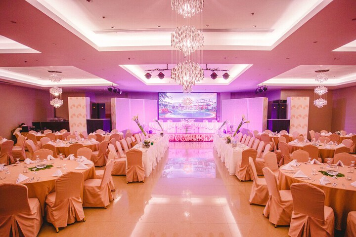 Ballroom/Hall 58 of 64