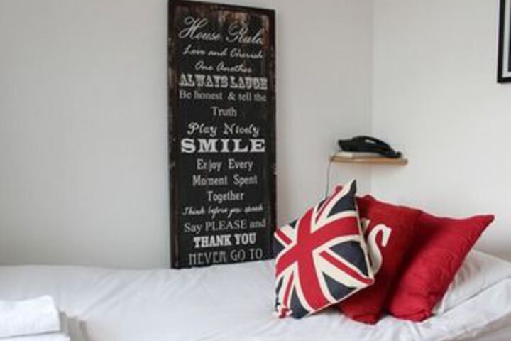 Room 18 of 37