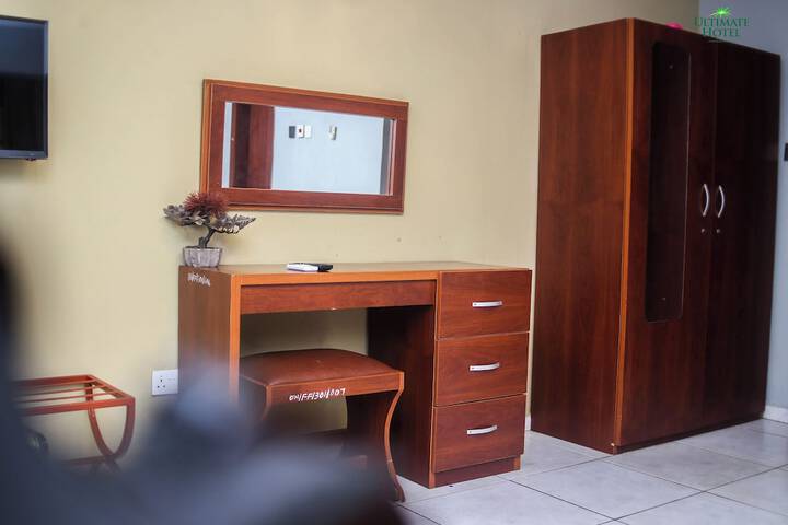 Room 28 of 51