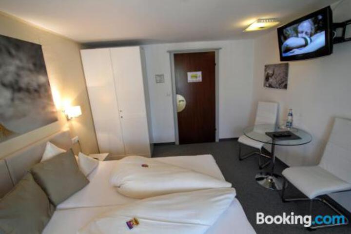 HOTEL GARNI FELS