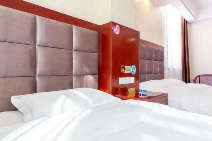 Room 7 of 11