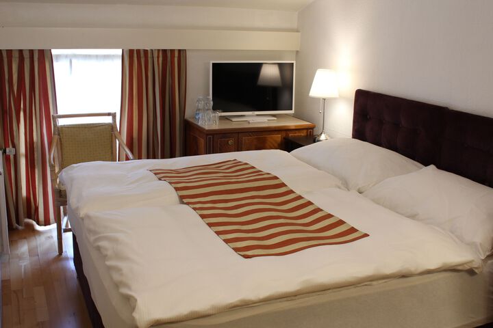 Room 34 of 60