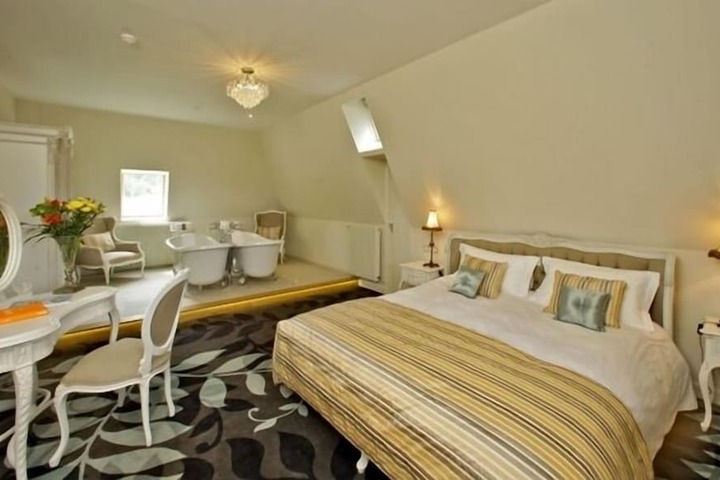 Room 5 of 61