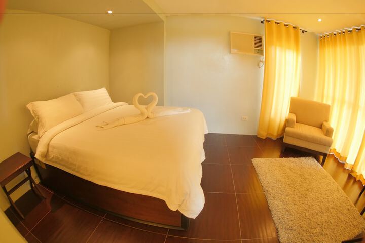 Room 5 of 23