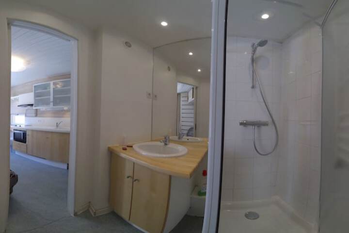 Room 43 of 60